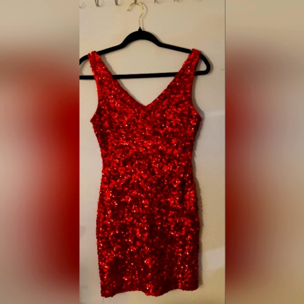 Pretty Guide Red sequin dress